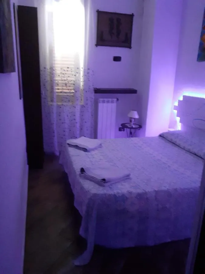 Camera Rarisa Napoli Centro 게스트하우스